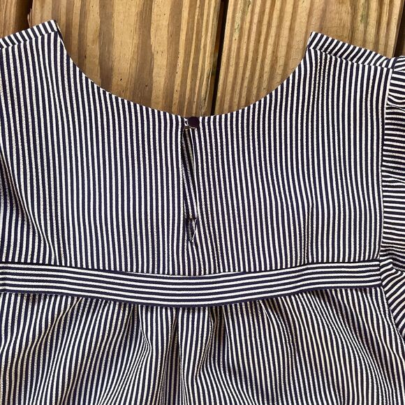NWOT Monteau Seersucker V-Neck Top Blouse - Blue & White Stripes - Size Large - Picture 3 of 4